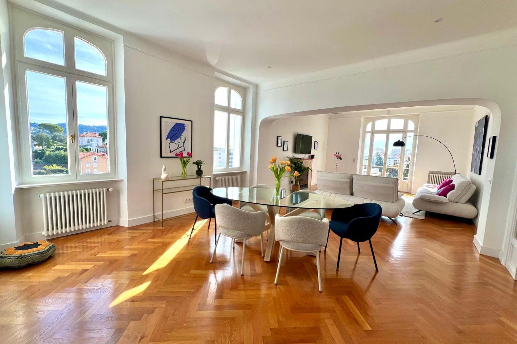 Tassigny Stylish - 2 Bedroom Sleeps 4 Free Parking Cannes